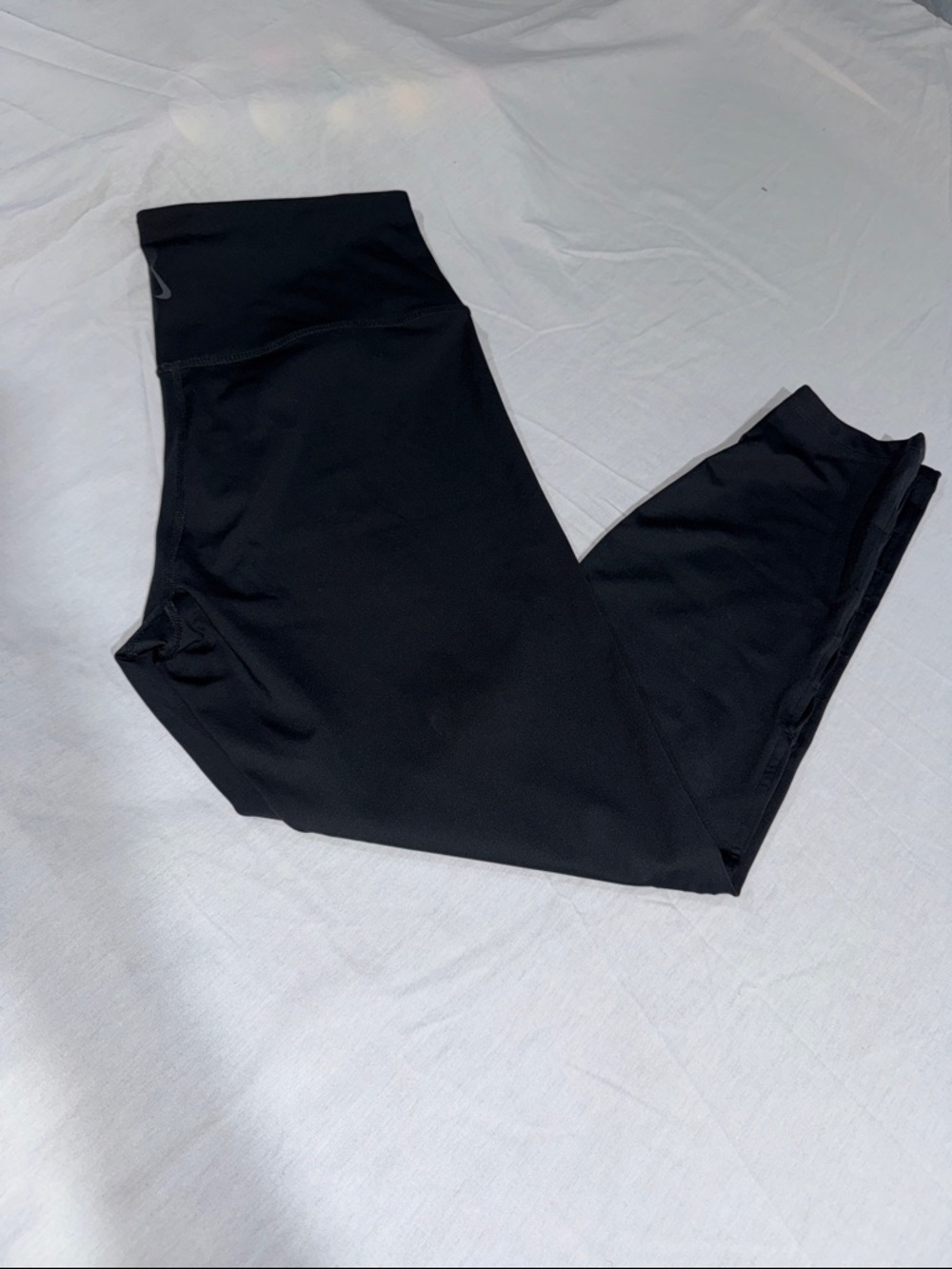 Nike Black High-Waist Leggings